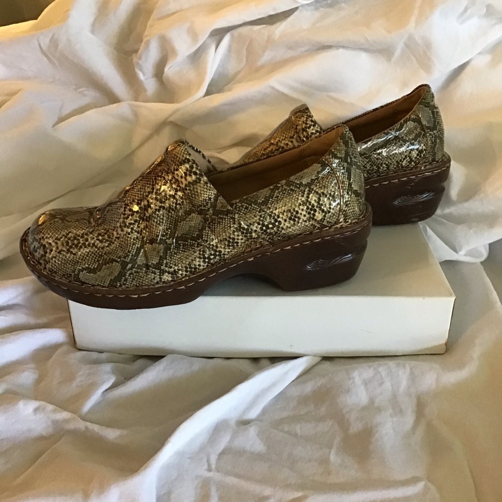 boc snake brown shoes
